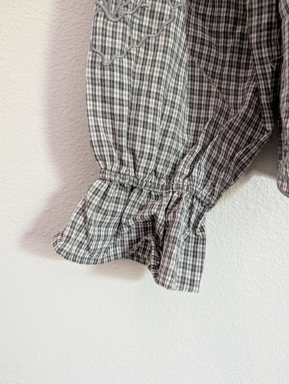 RAISONNEL Ruffled Embroidered Buttondown Top In Brown Pattern Size Small - Picture 5 of 12